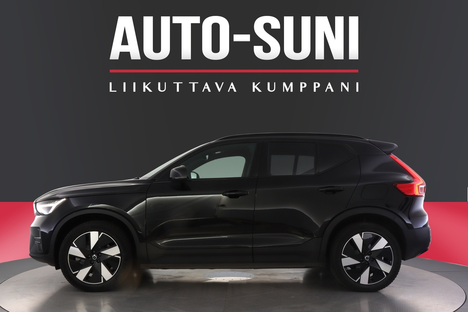 VOLVO XC40 2024
