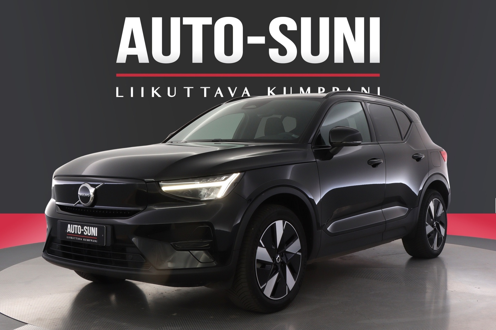 VOLVO XC40 2024