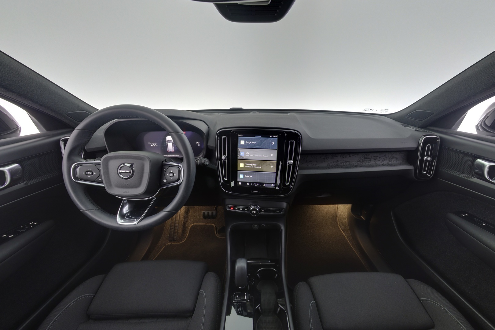 VOLVO XC40 2024
