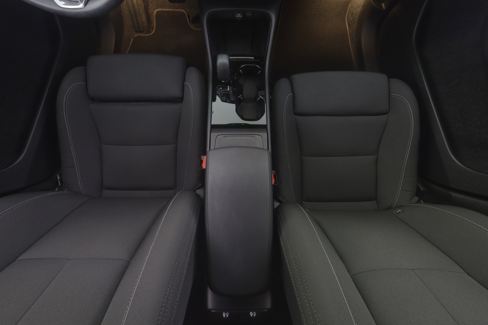 VOLVO XC40 2024