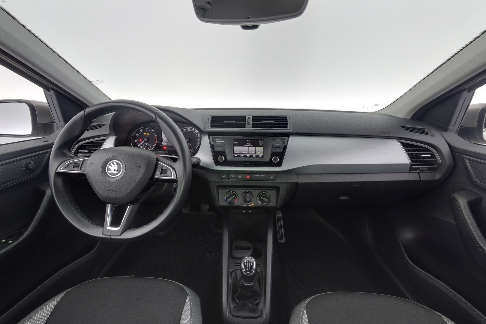 SKODA Fabia 2015