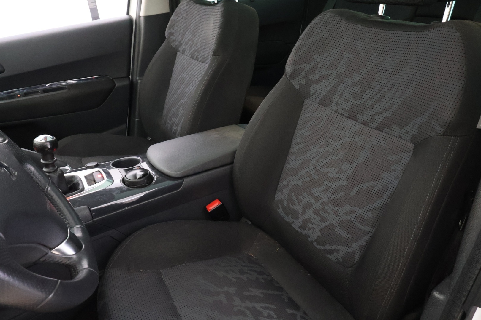 PEUGEOT 3008 2011