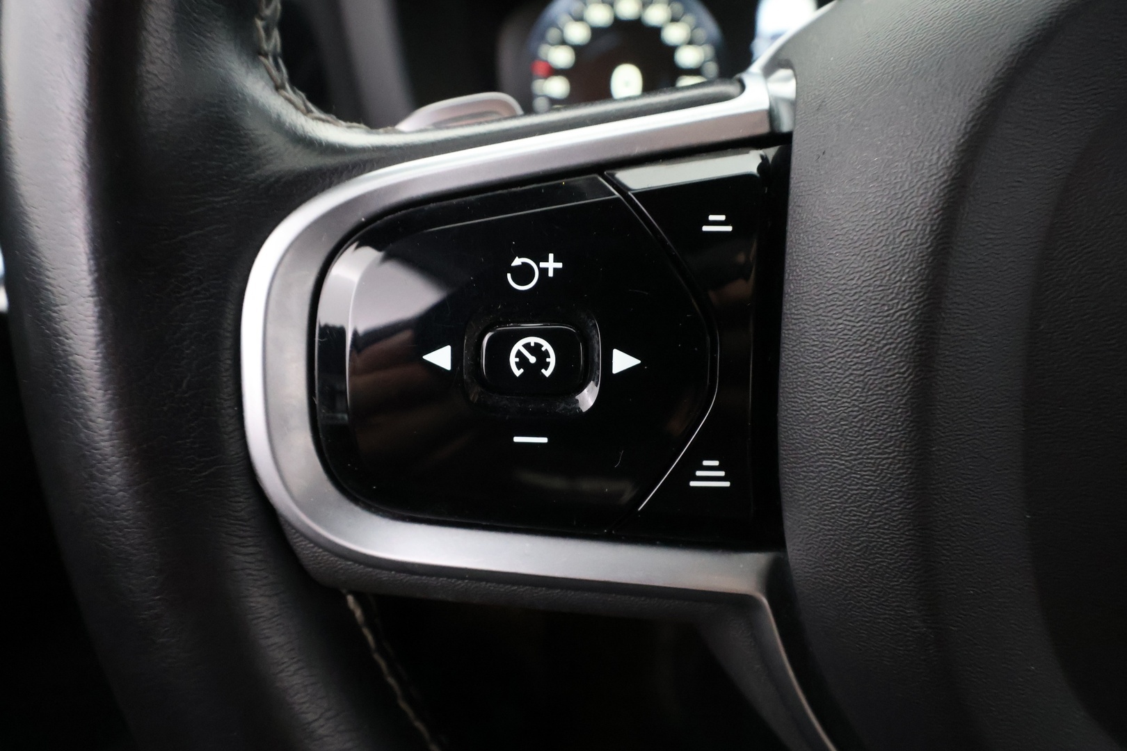VOLVO V60 2019