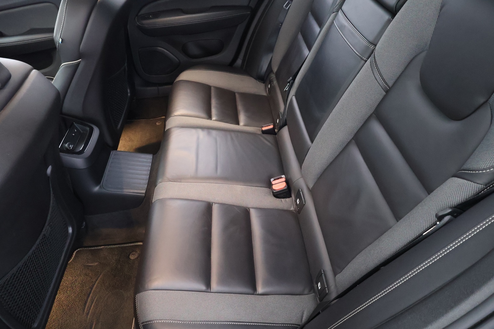 VOLVO V60 2019