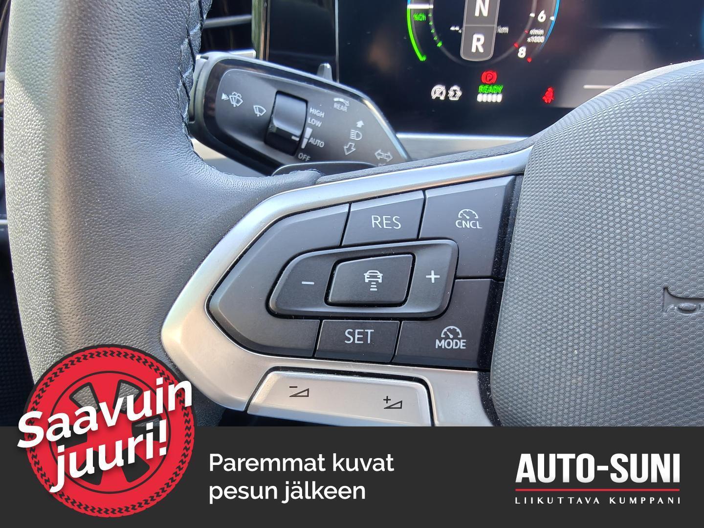 VOLKSWAGEN Passat 2025