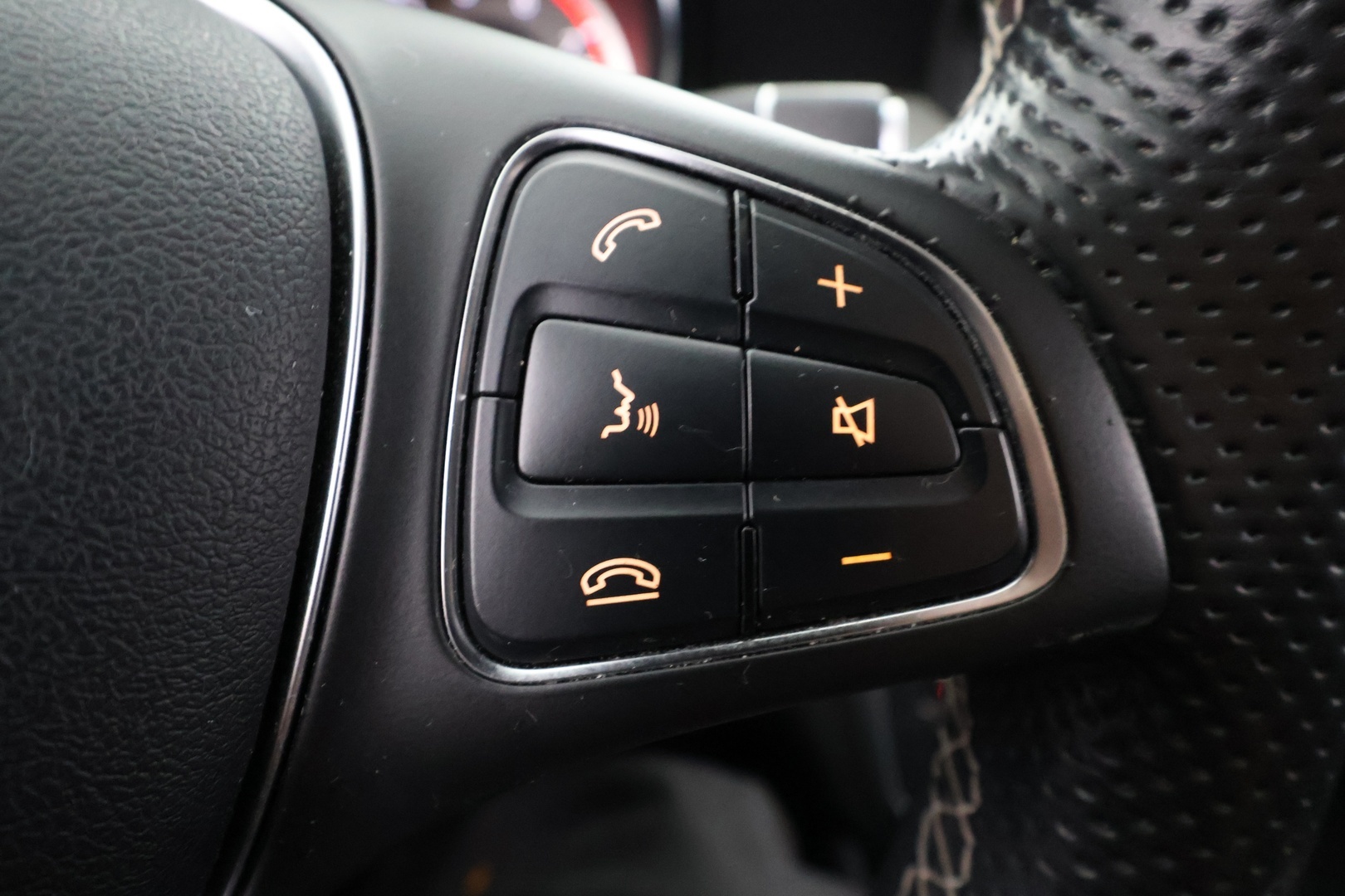 MERCEDES-BENZ CLA 2016