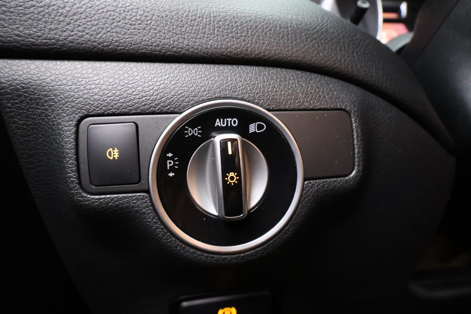 MERCEDES-BENZ CLA 2016