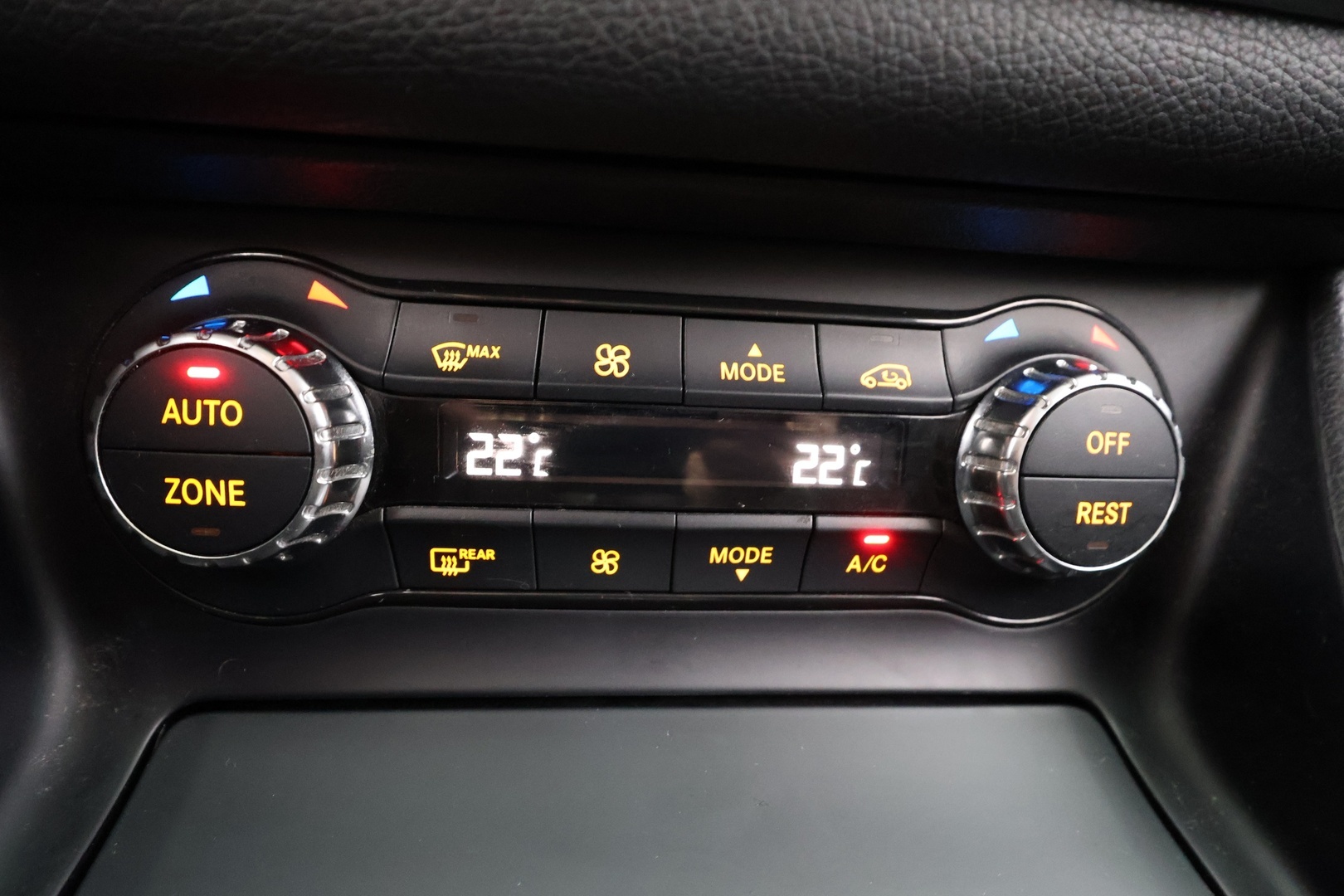 MERCEDES-BENZ CLA 2016