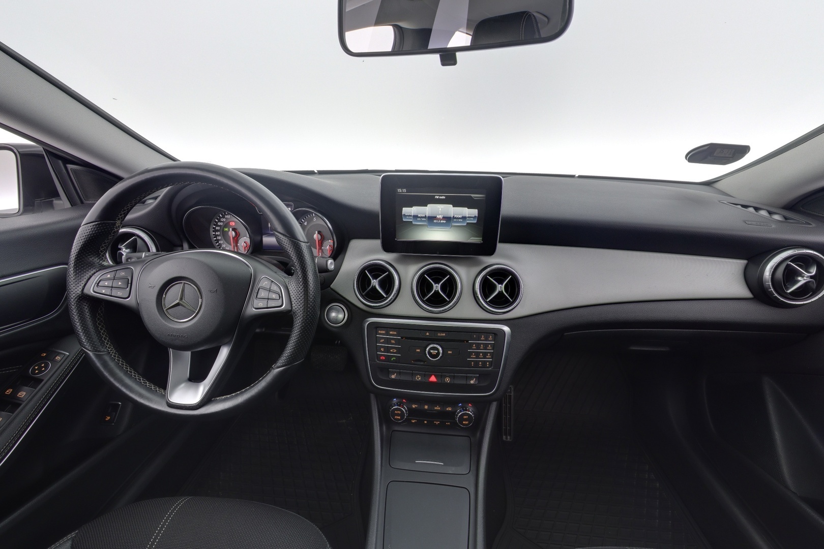 MERCEDES-BENZ CLA 2016