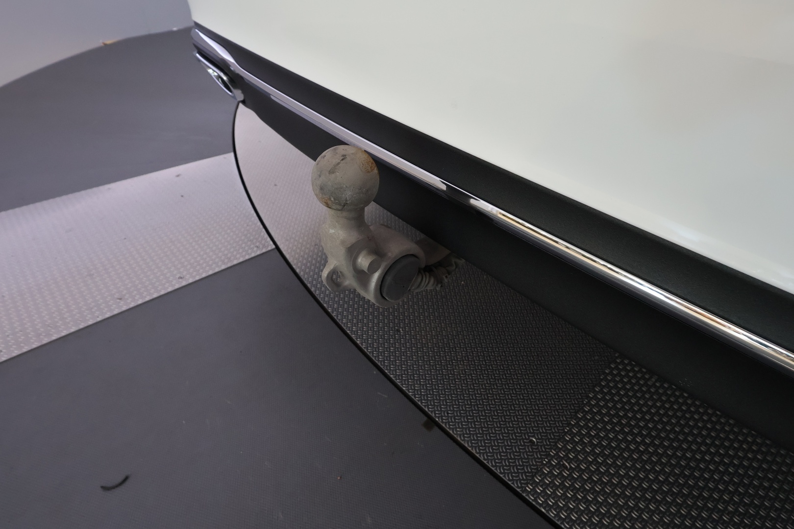 MERCEDES-BENZ E 19