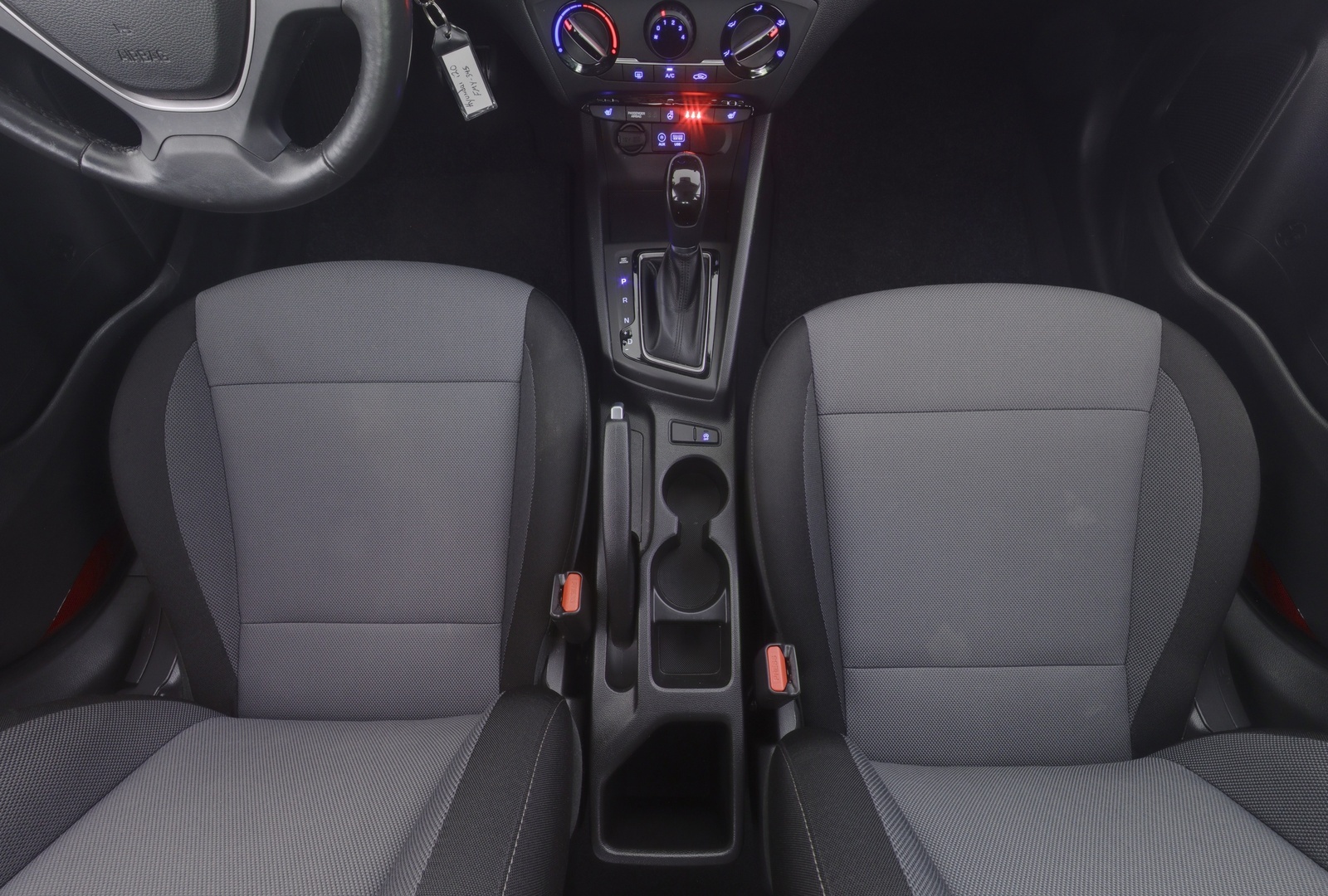 HYUNDAI i20 Hatchback 9