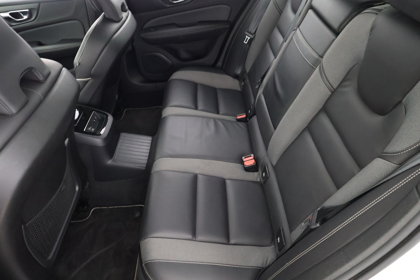 VOLVO V60 2020