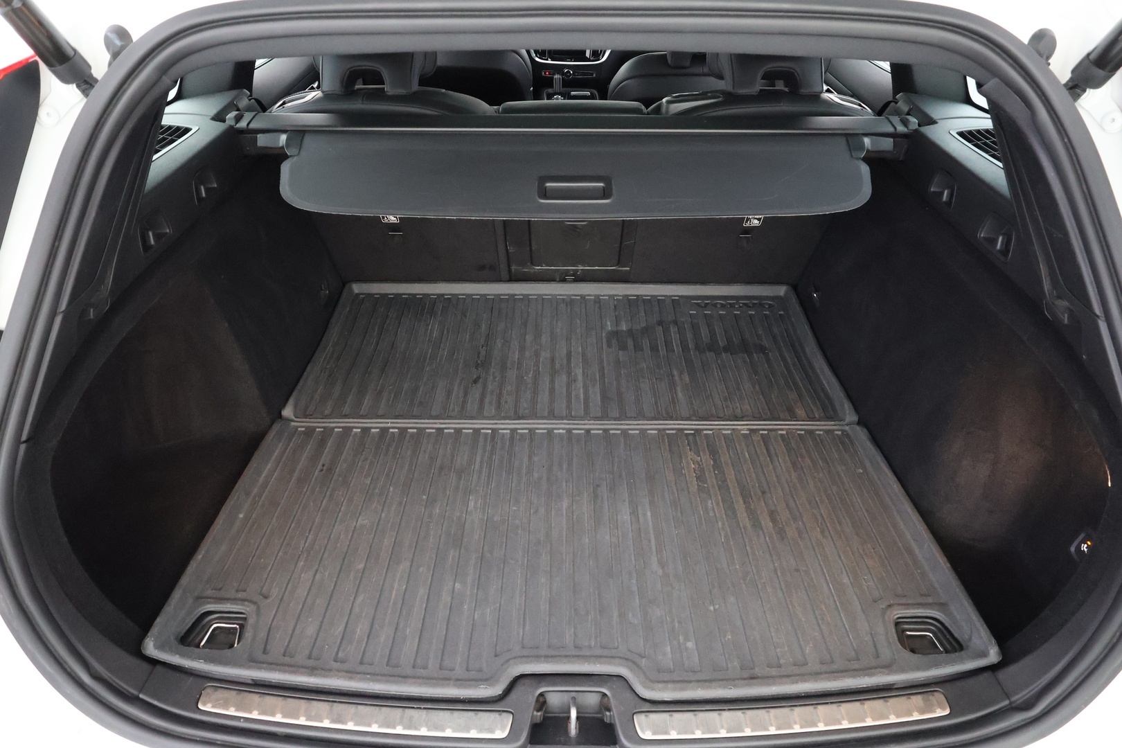 VOLVO V60 2020