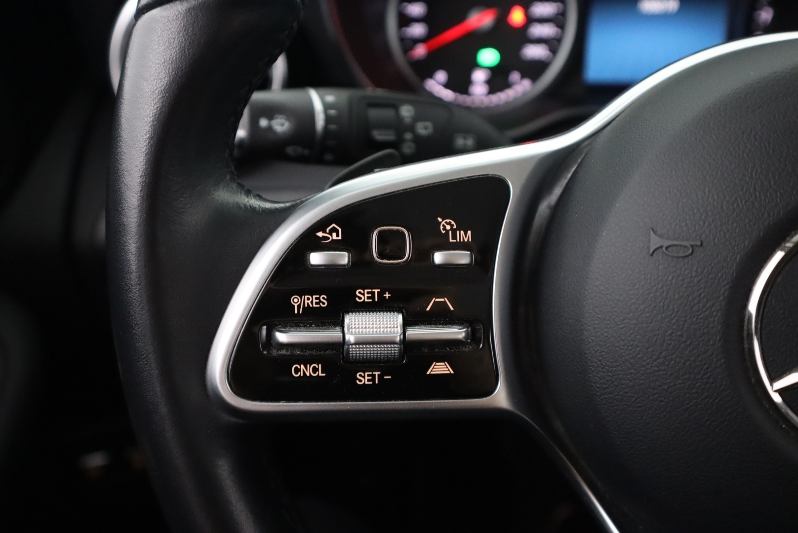 MERCEDES-BENZ GLC 2021