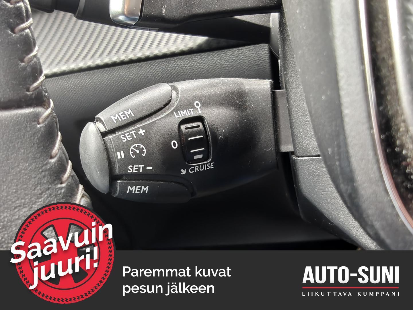 PEUGEOT 208 2020