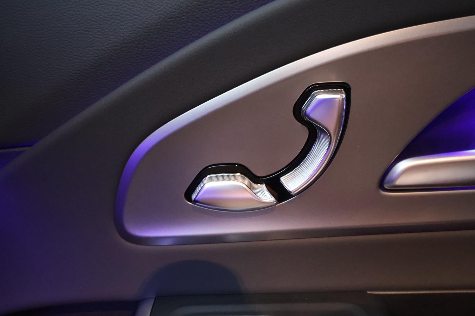 MERCEDES-BENZ CLA 2025