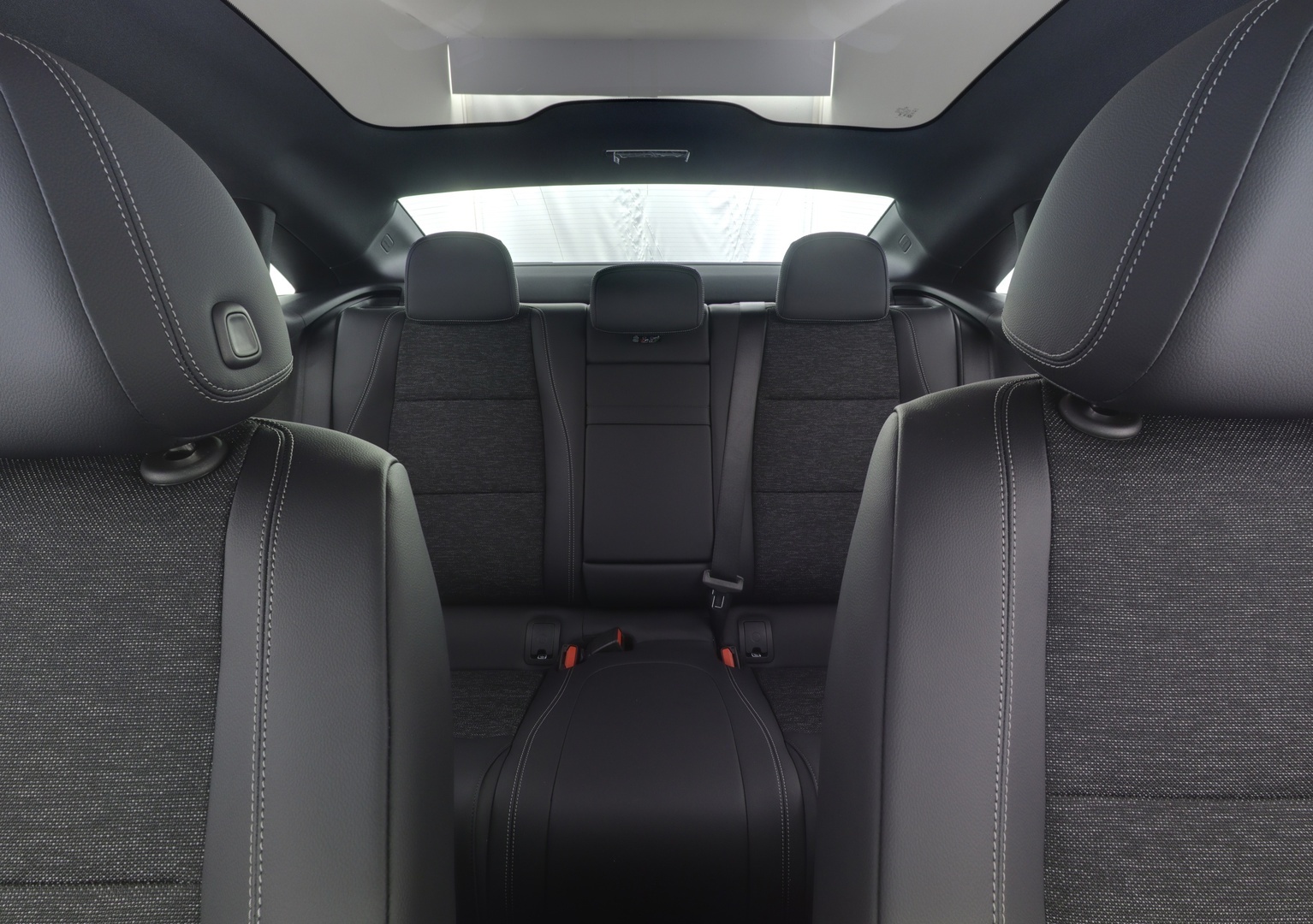 MERCEDES-BENZ CLA 2025