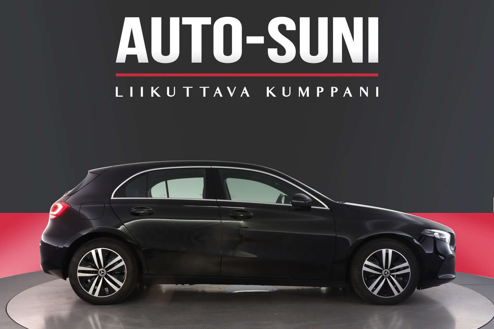 MERCEDES-BENZ A 2023