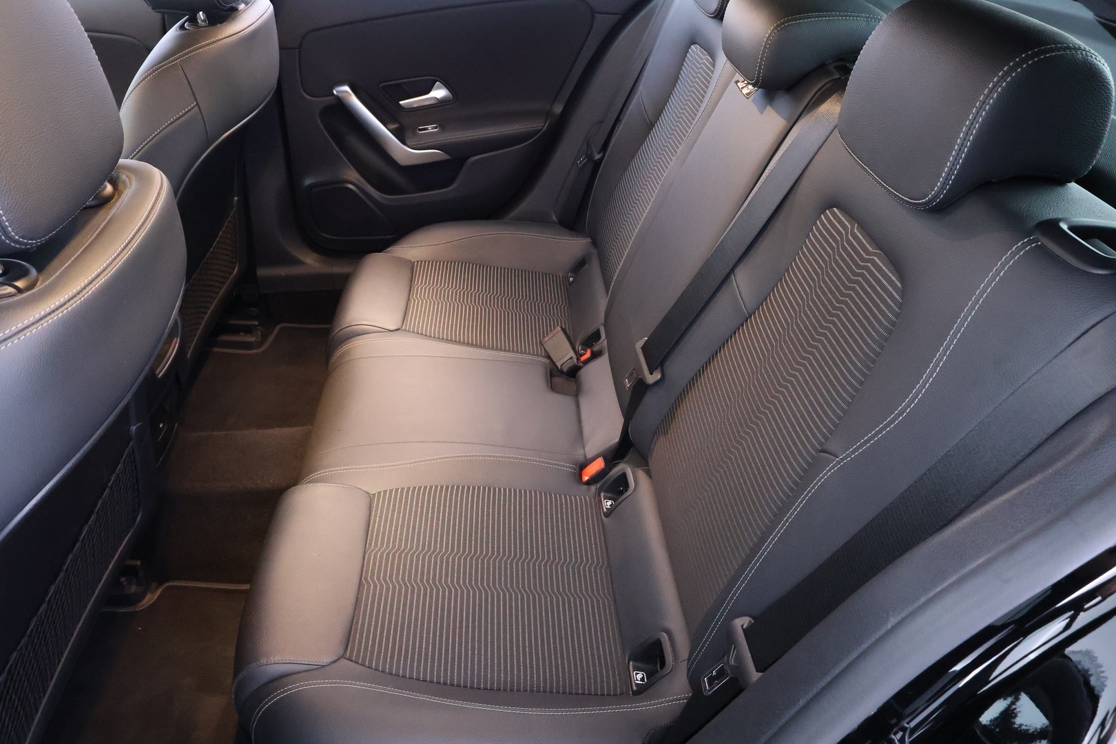 MERCEDES-BENZ A 2023