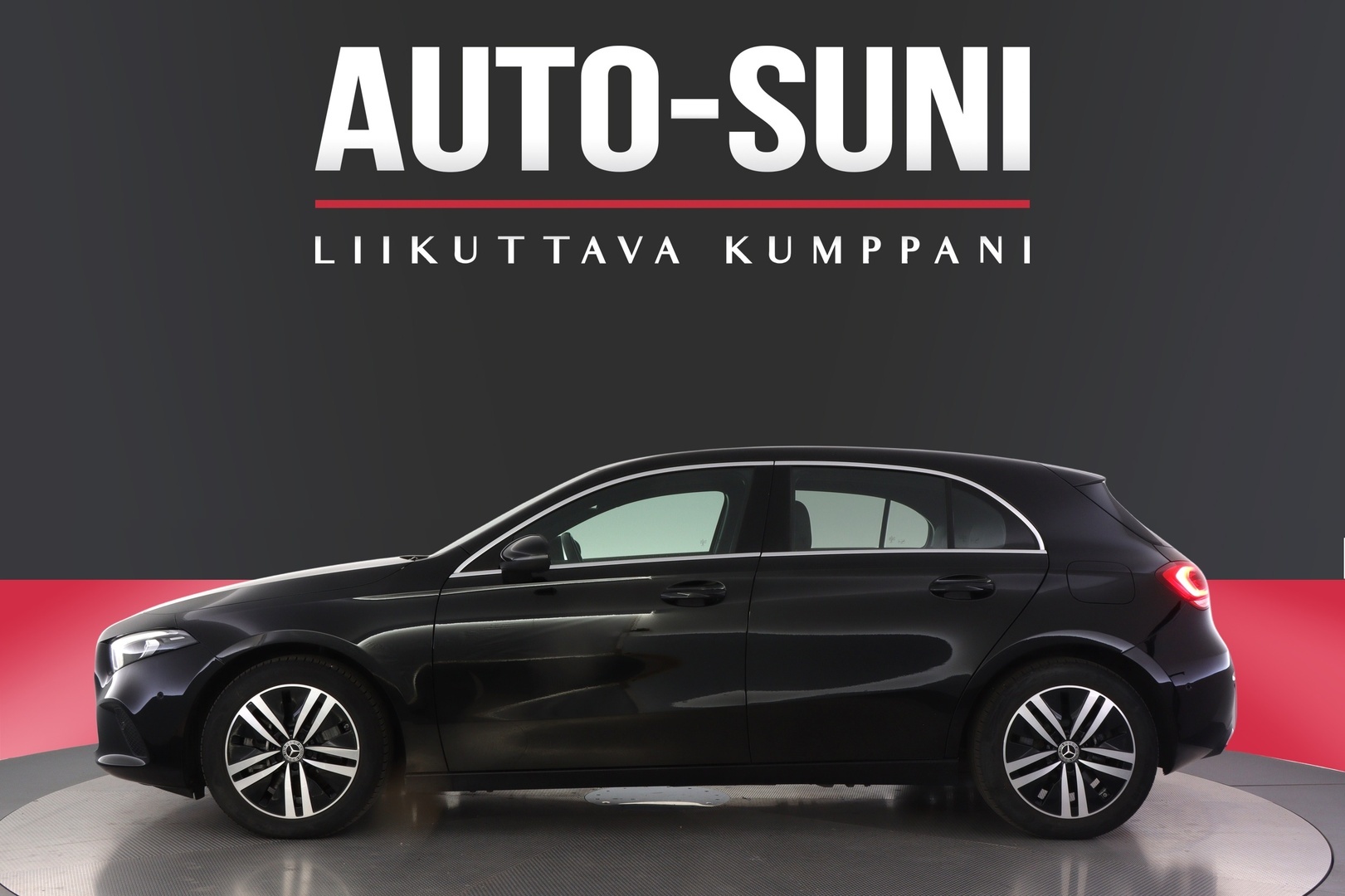 MERCEDES-BENZ A 2023