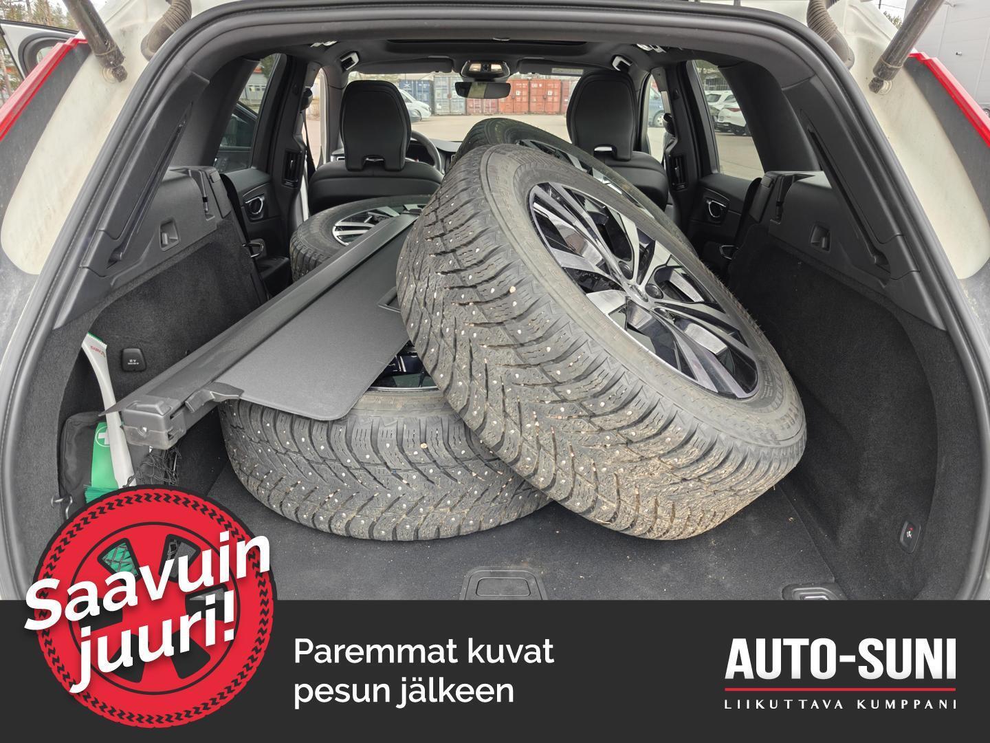 VOLVO XC60 2022