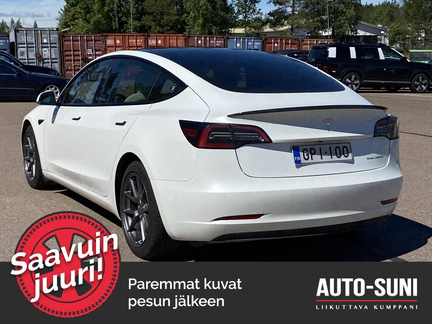 TESLA Model 3 2021