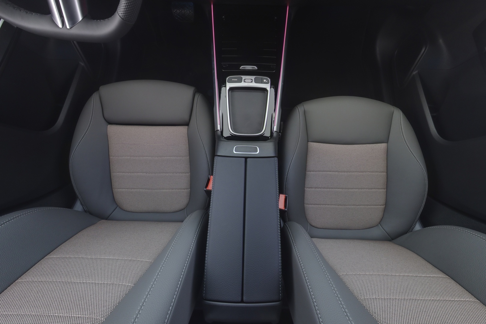 MERCEDES-BENZ EQB 2026