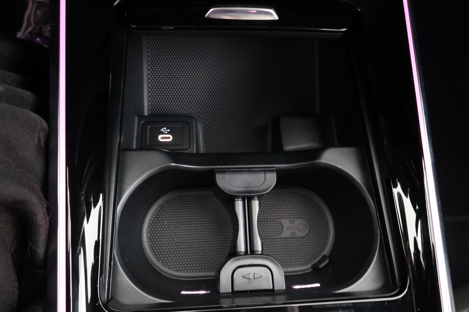 MERCEDES-BENZ EQB 2025