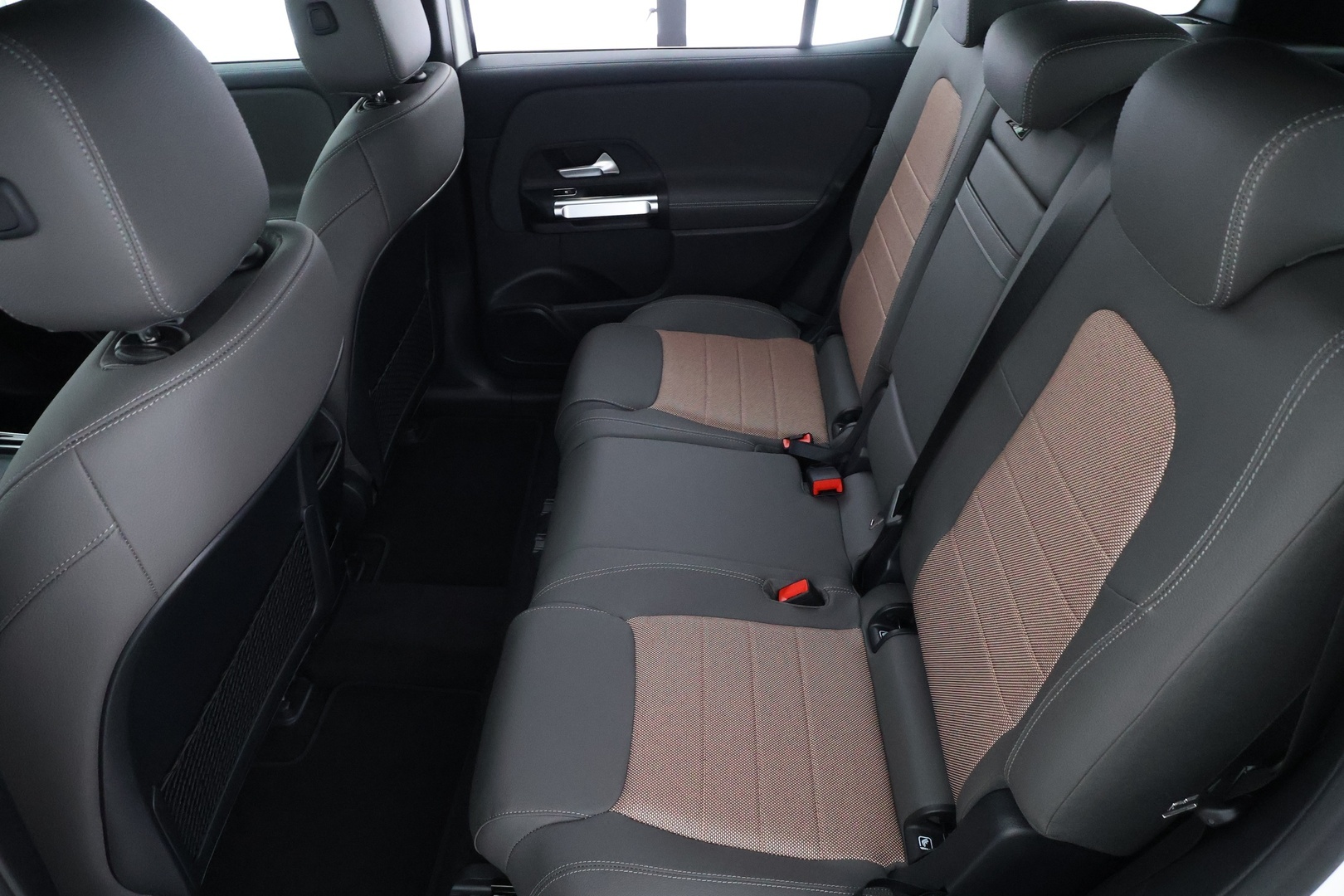 MERCEDES-BENZ EQB 2025