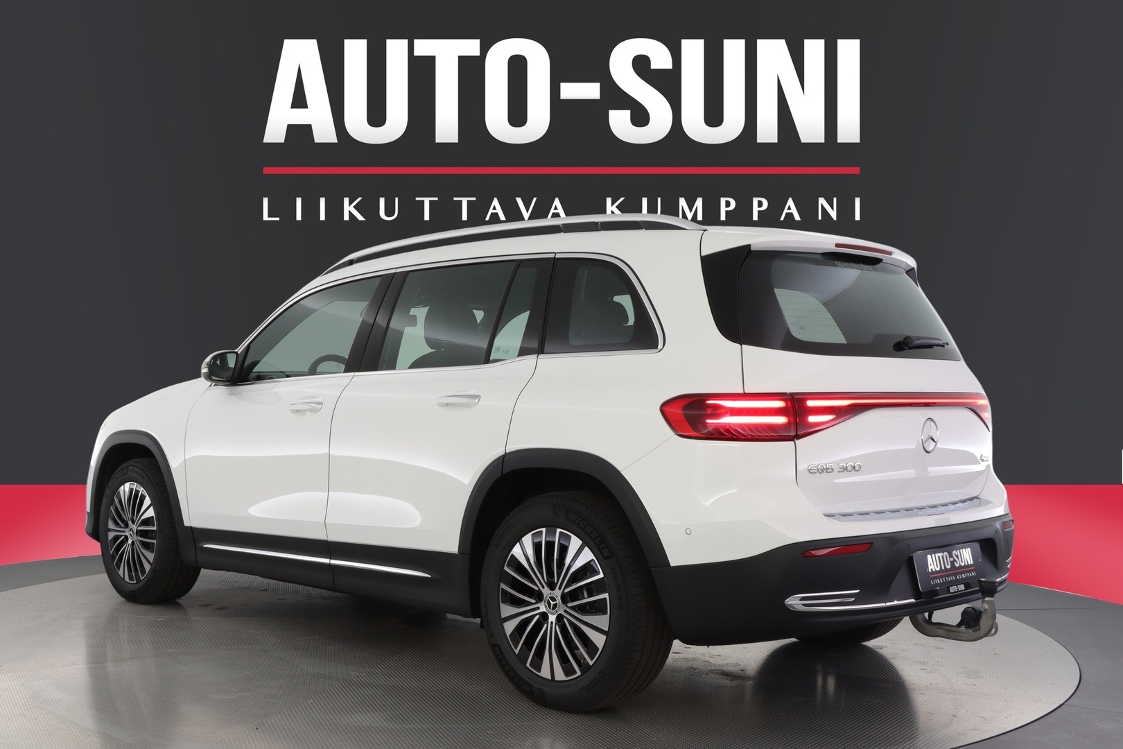 MERCEDES-BENZ EQB 2025