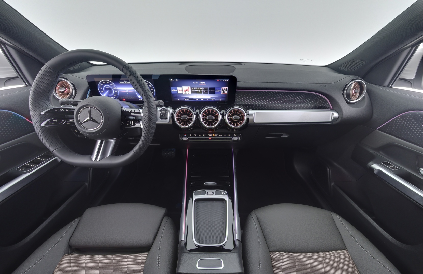 MERCEDES-BENZ EQB 2025