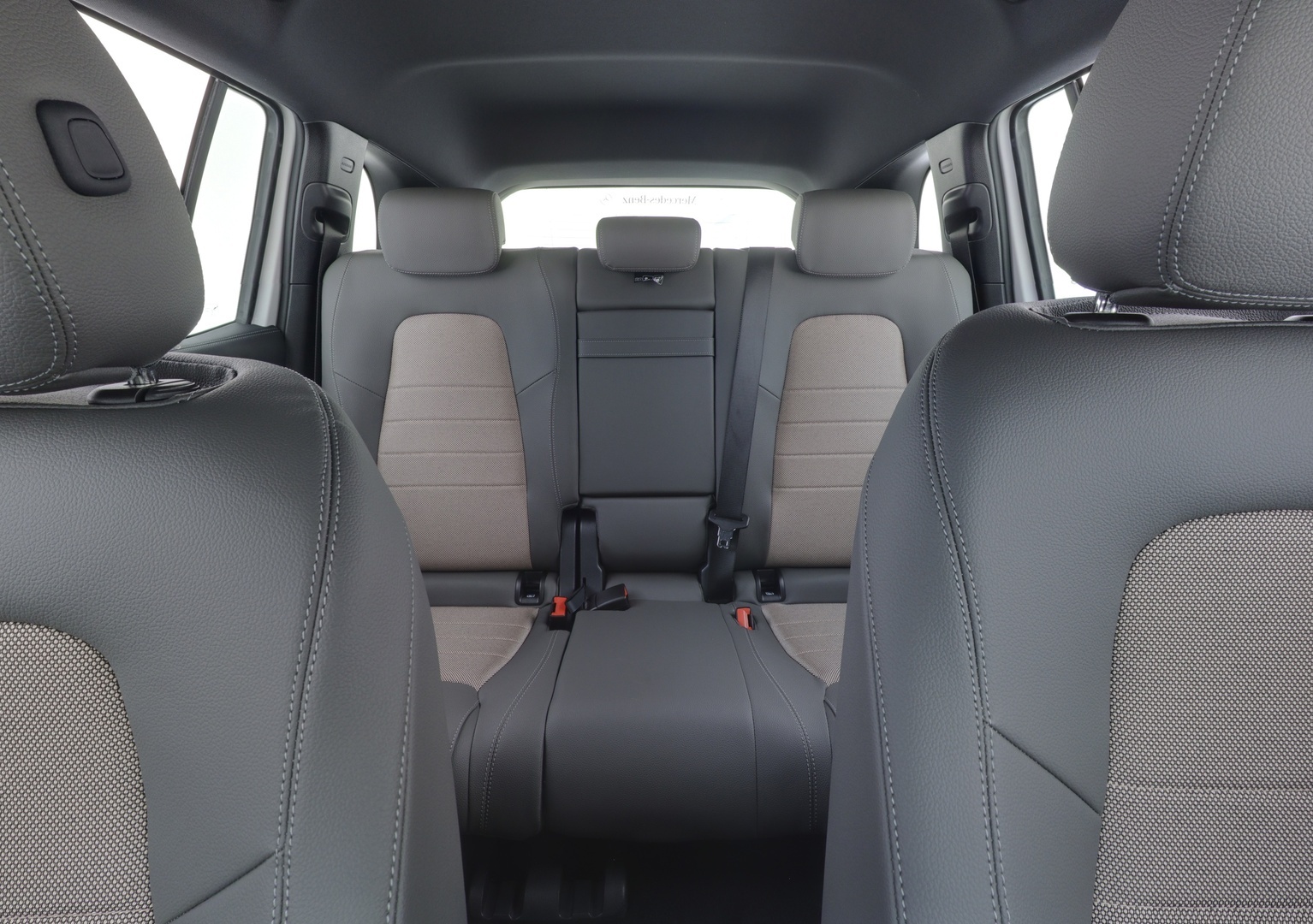 MERCEDES-BENZ EQB 2025