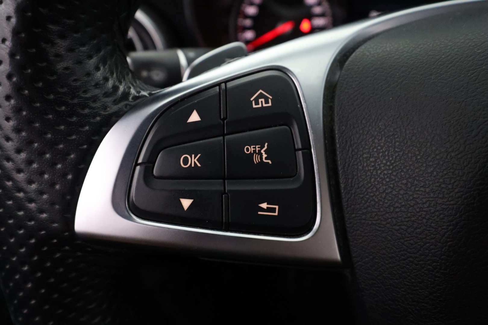 MERCEDES-BENZ C 2018