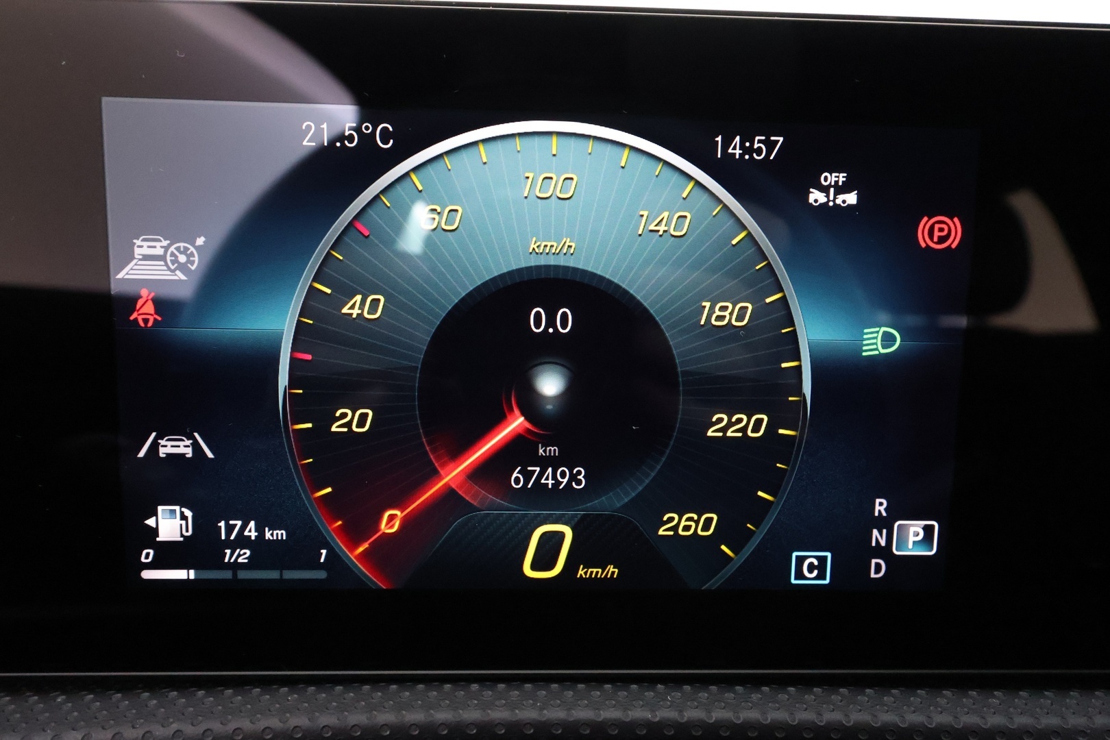 MERCEDES-BENZ CLA 2023