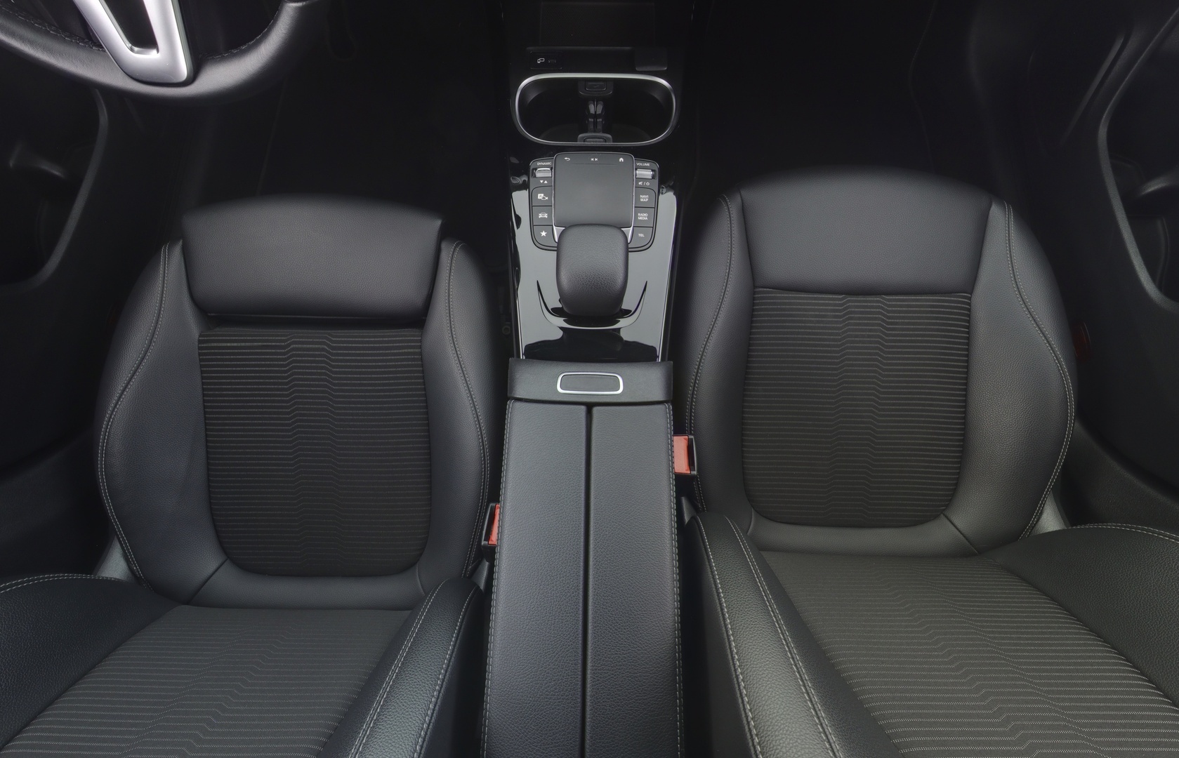 MERCEDES-BENZ CLA 2023