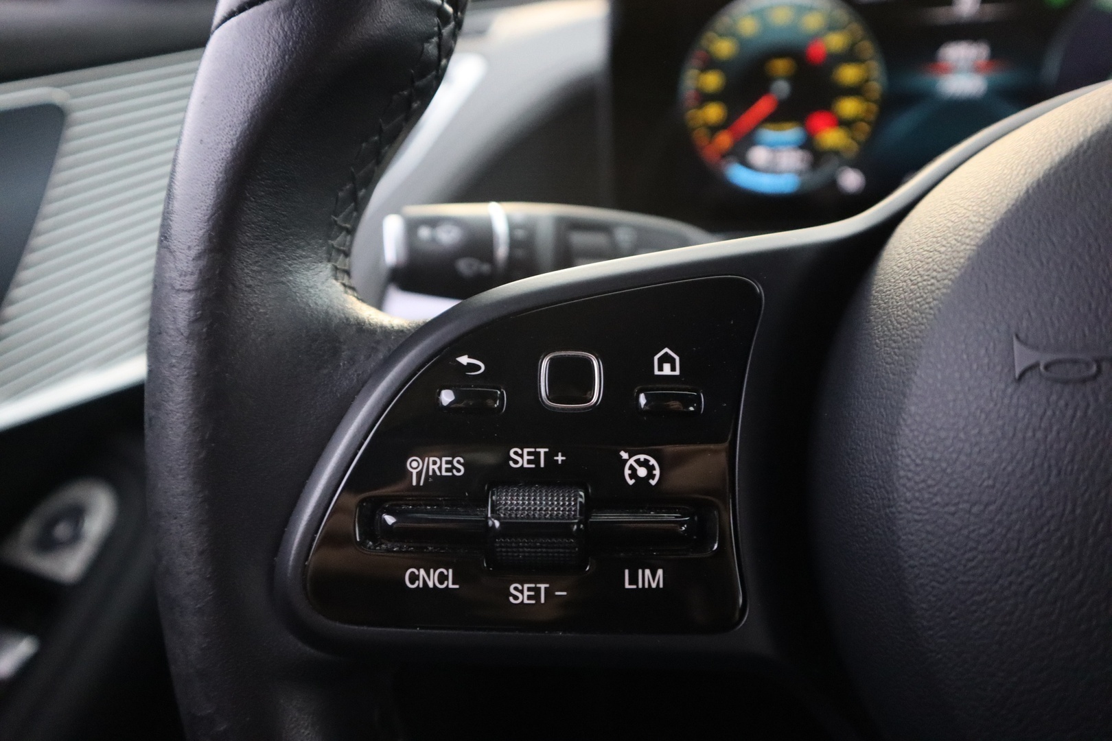 MERCEDES-BENZ EQC 2022