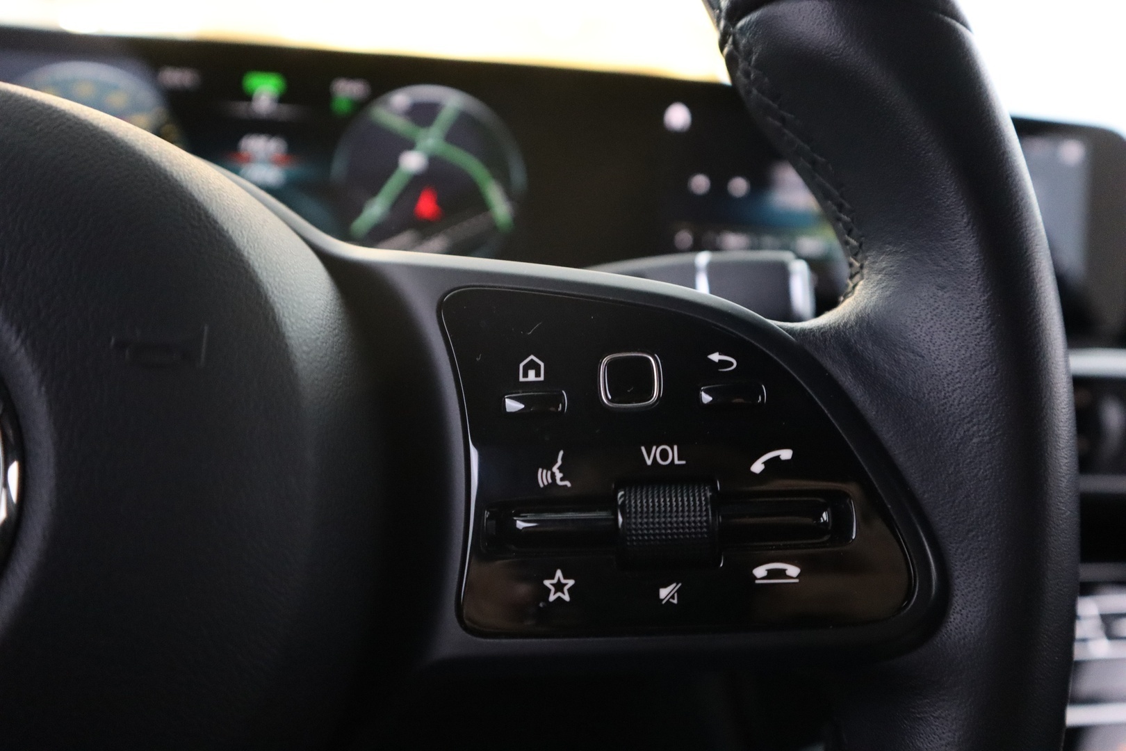 MERCEDES-BENZ EQC 2022