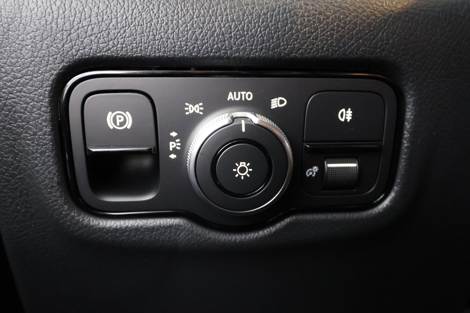 MERCEDES-BENZ Vito 2025