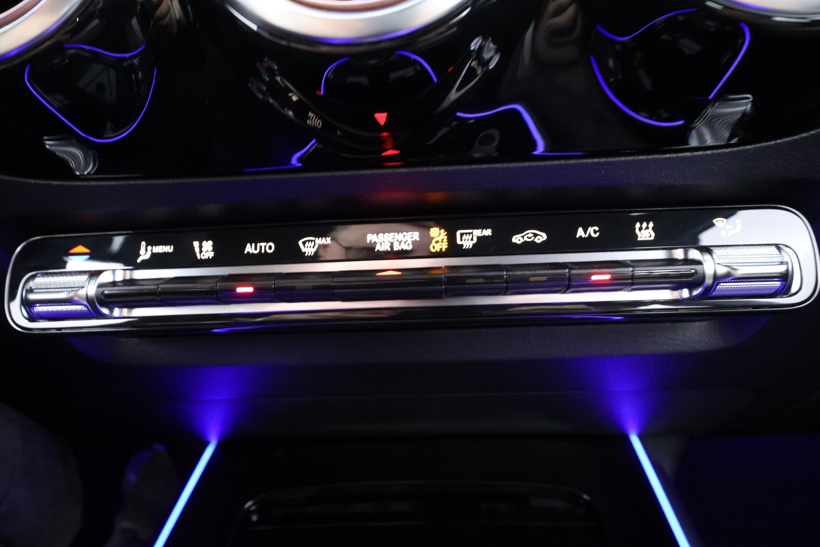 MERCEDES-BENZ EQA 2026