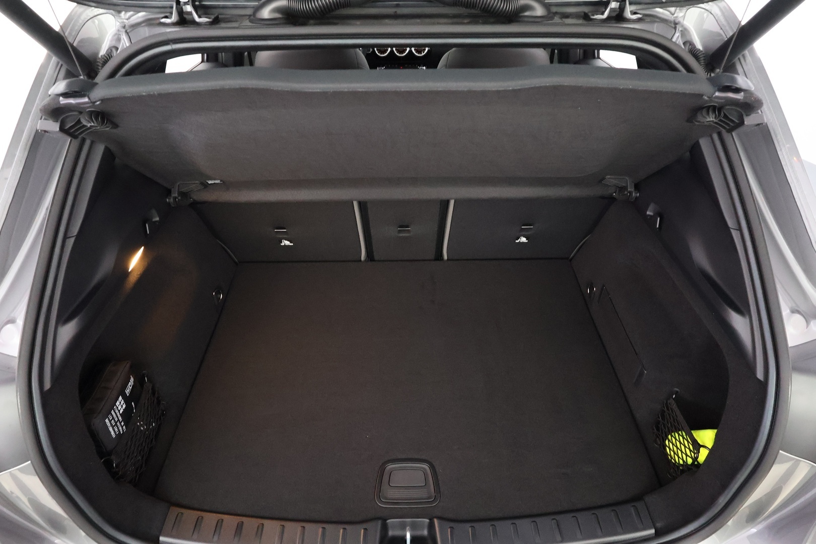 MERCEDES-BENZ EQA 2026