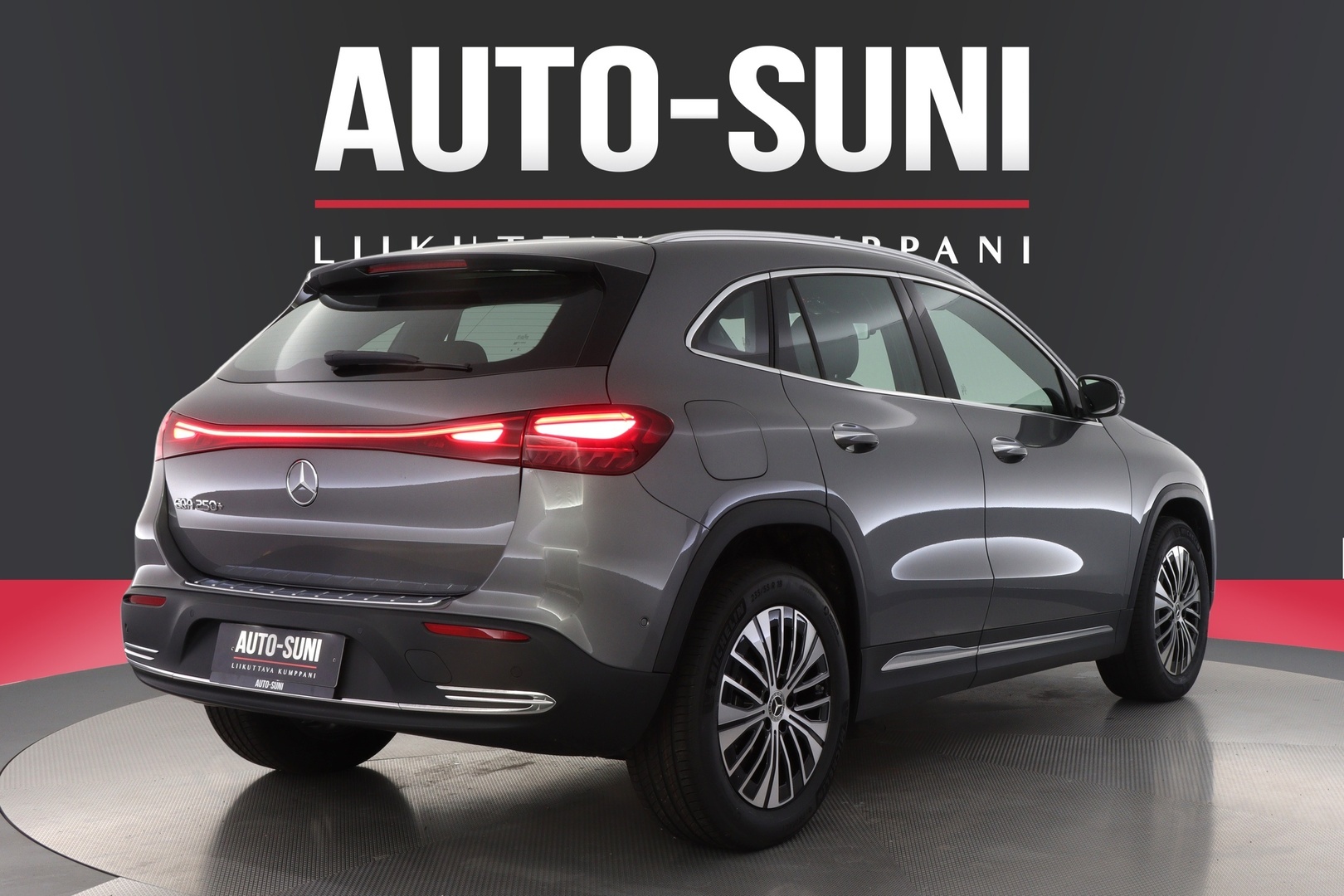 MERCEDES-BENZ EQA 2026