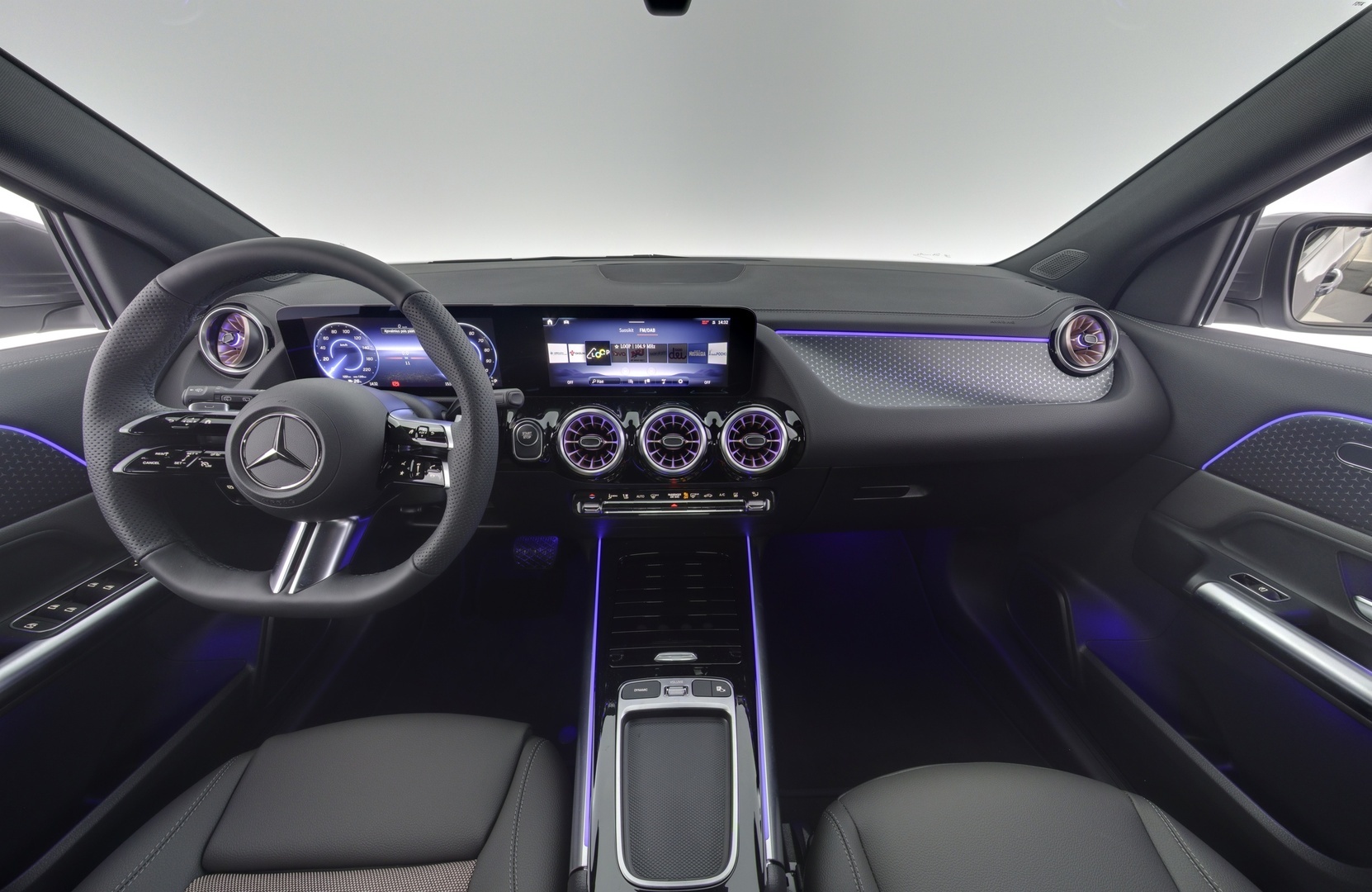 MERCEDES-BENZ EQA 2026