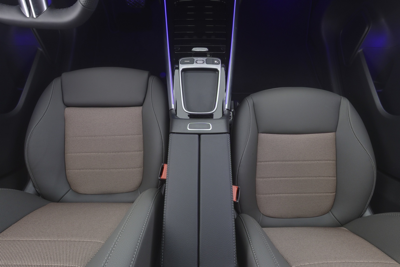 MERCEDES-BENZ EQA 2026