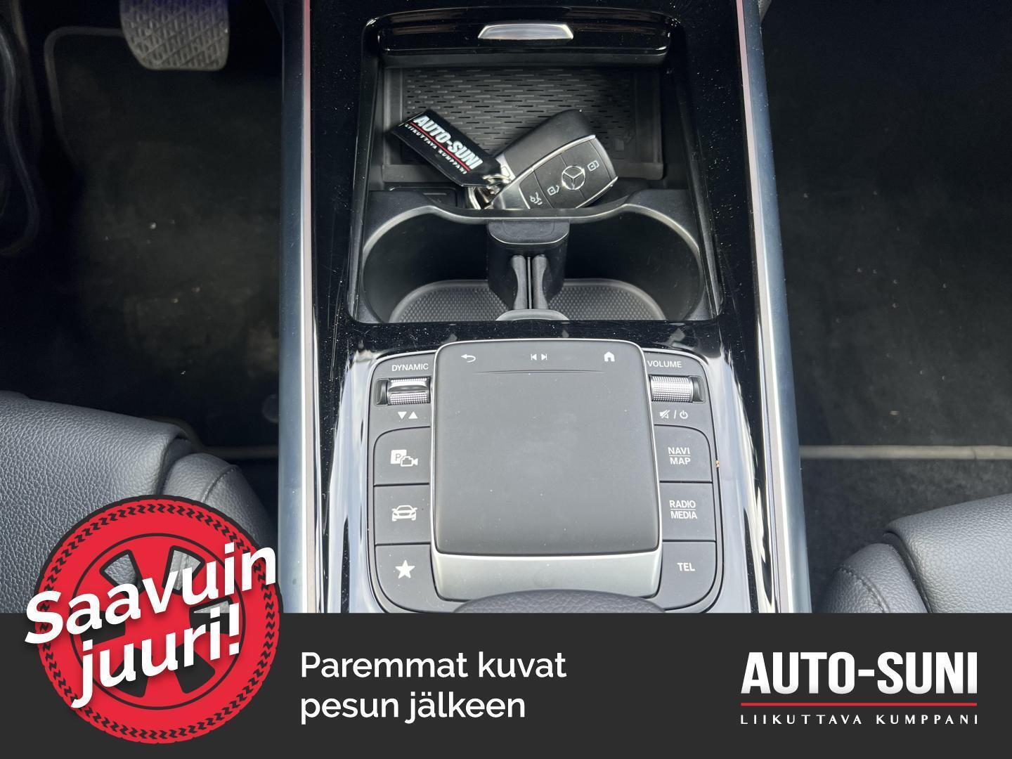 MERCEDES-BENZ EQA 2022