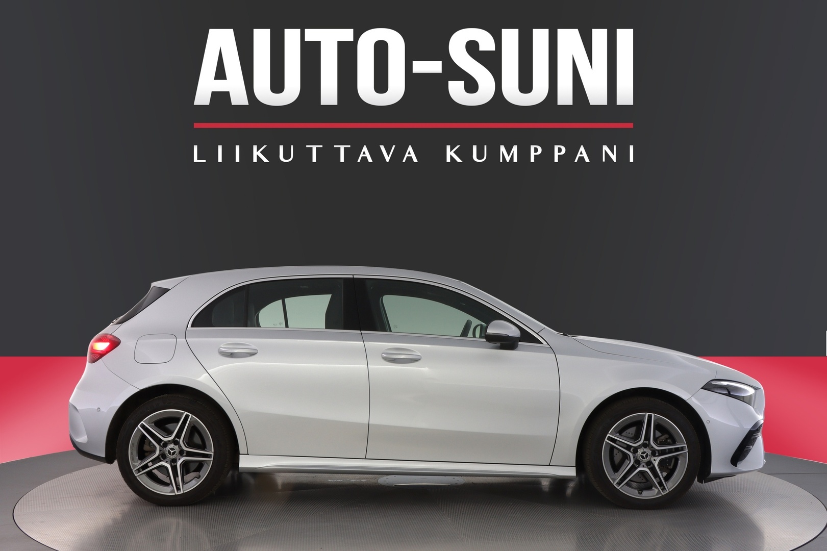 MERCEDES-BENZ A 2023