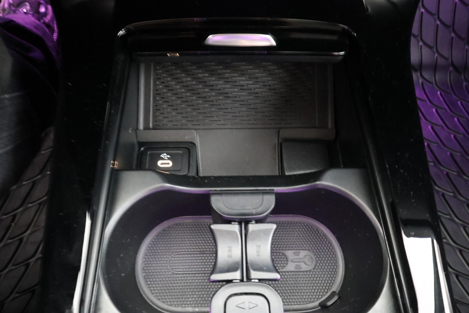 MERCEDES-BENZ A 2023