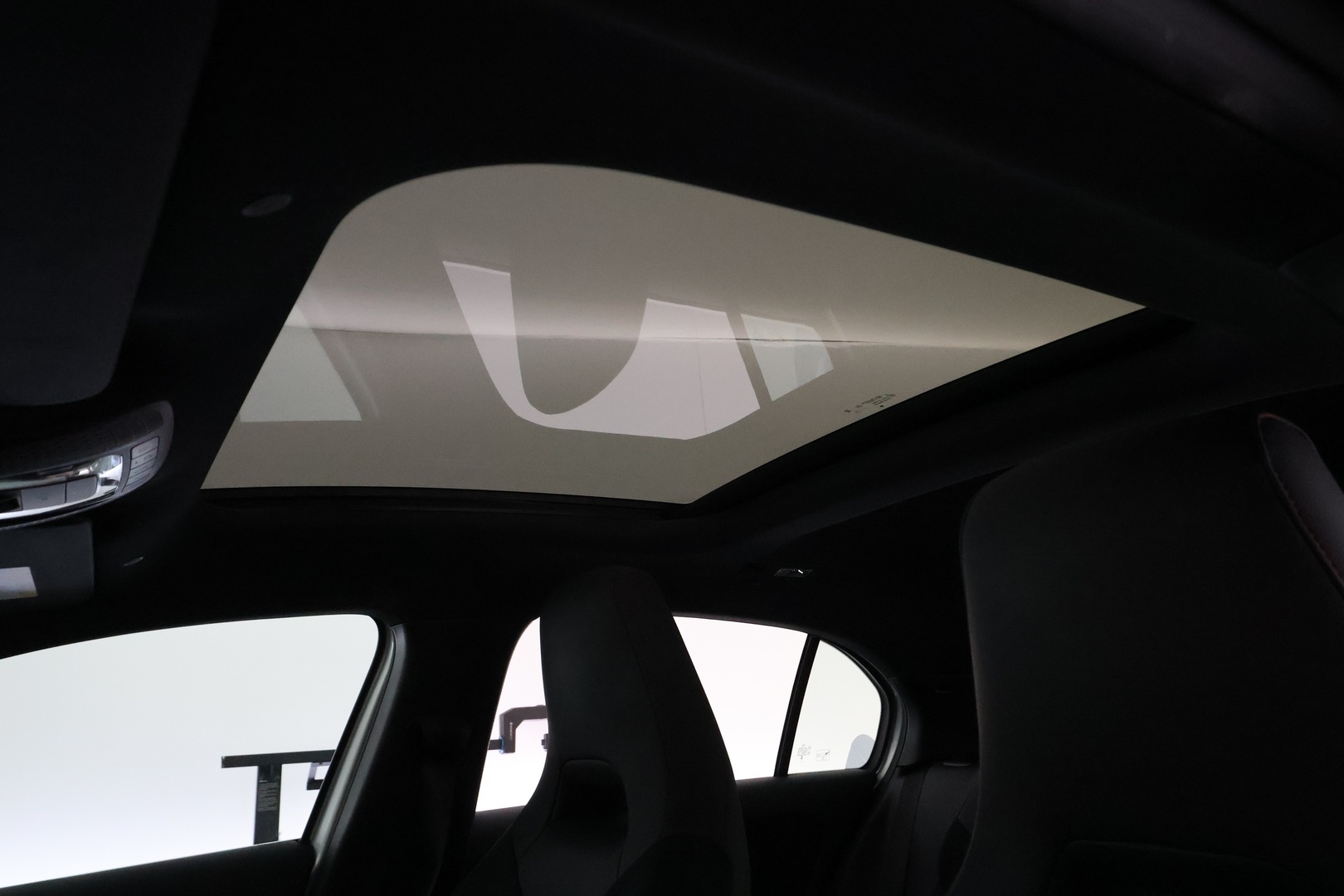 MERCEDES-BENZ A 2023