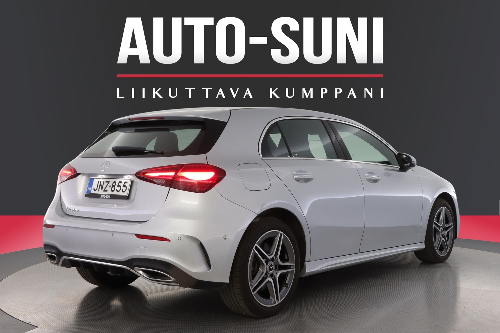 MERCEDES-BENZ A 2023