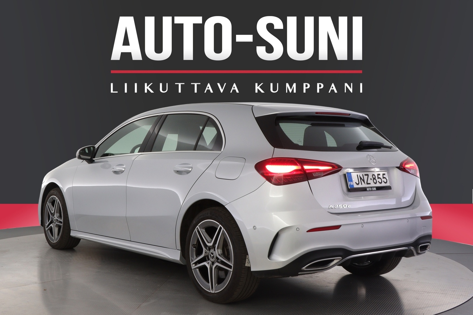 MERCEDES-BENZ A 2023