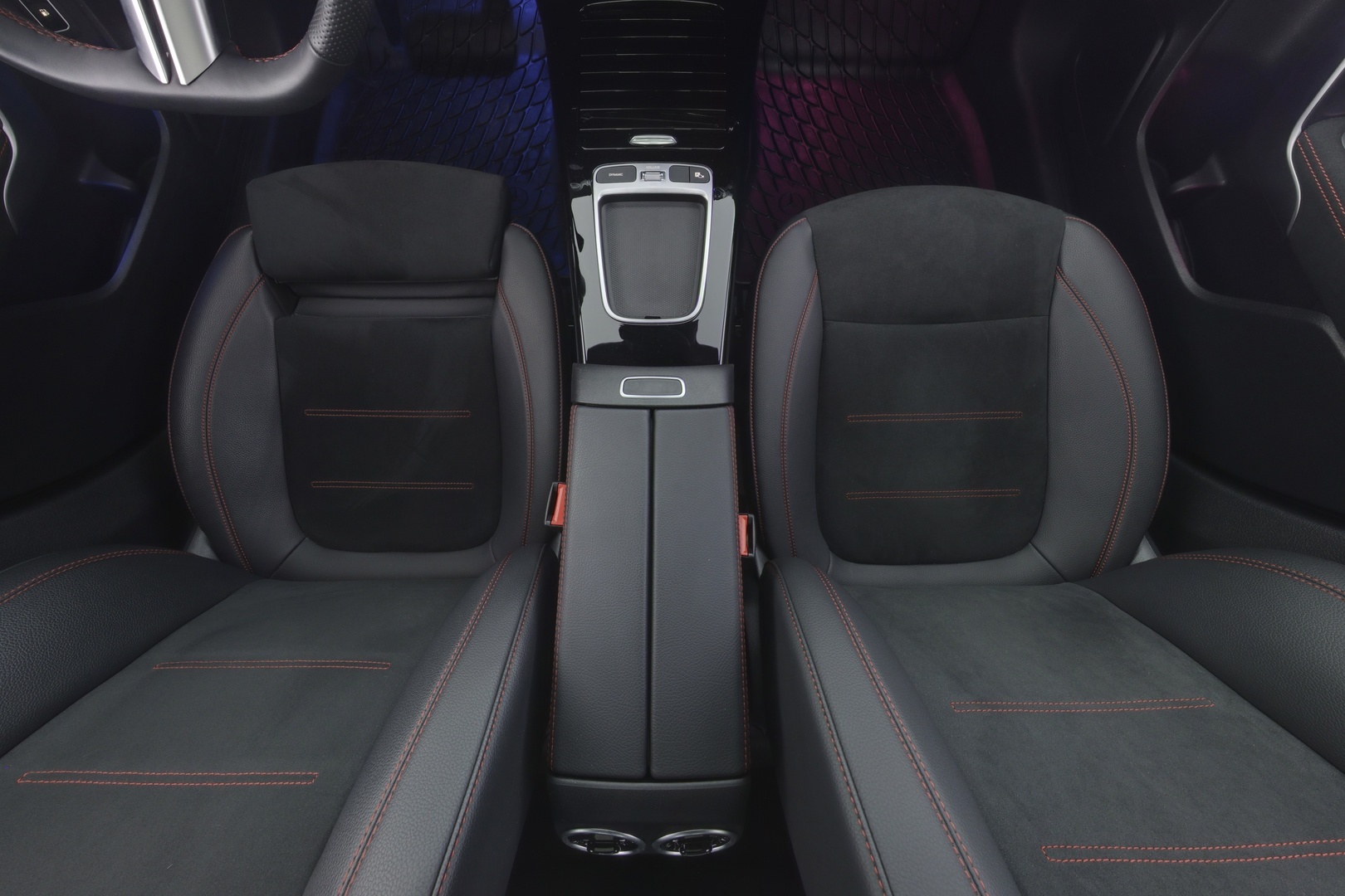 MERCEDES-BENZ A 2023